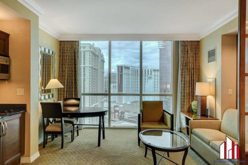 MGM Signature-22-611 Strip View Jacuzzi Studio, Las Vegas (photo 5)