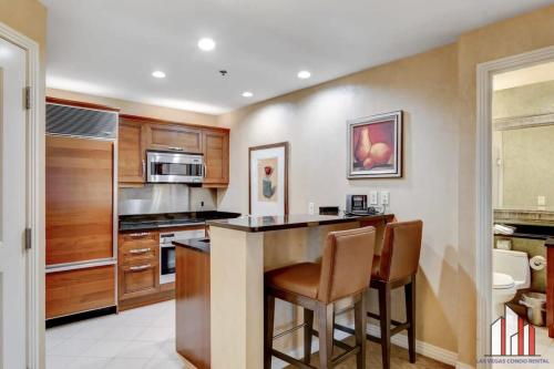 MGM Signature-15-620 1Br 2Ba Balcony Suite, Las Vegas (photo 3)