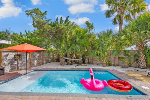 Heated Pool by the Sea Mini Golf Dogs OK, St. Augustine