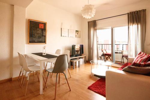 LUMINOSO. COMODO. ACOGEDOR. WIFI. Junto a AVE, Valencie (fotografie 2)