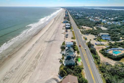 Spectacular Oceanfront! Blissful Balconies + BBQ