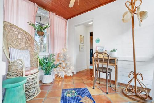 Pink House Prime Location! Walk to DT Pets OK! - image 12
