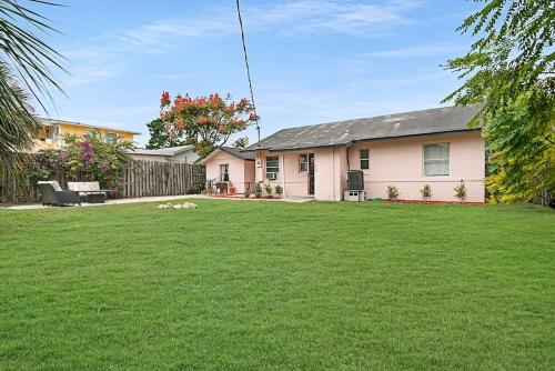 Pink House Prime Location! Walk to DT Pets OK! - image 14