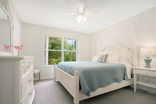 1 Block From St Aug Beach Tropical Apt w Patio - image 10