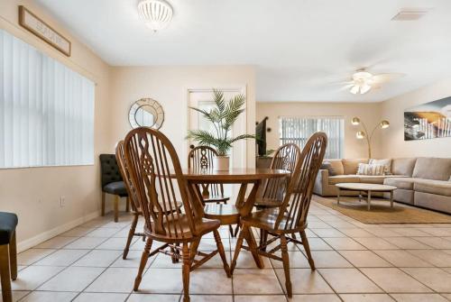 1 Block From St Aug Beach and A Street, Apt with Patio and Parking in St. Augustine, USA
