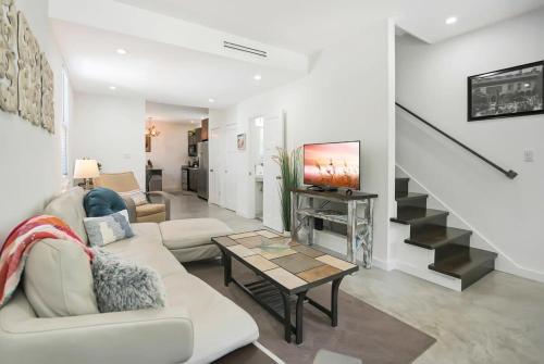 Downtown Home with Hot Tub BBQ Near Ice Plant! - image 13