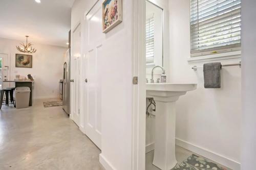 Downtown Home with Hot Tub BBQ Near Ice Plant! - image 11