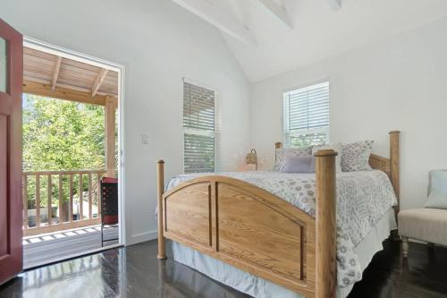 Downtown Home with Hot Tub BBQ Near Ice Plant! - image 7