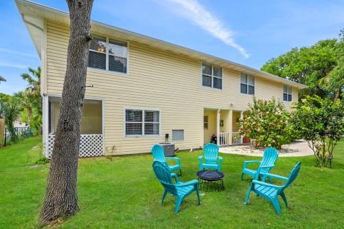 The Atomic Burst 50s Mid Century Apt in the Heart of St Aug Beach Steps to Sand Bites and Drinks in St. Augustine, Vereinigte Staaten von Amerika