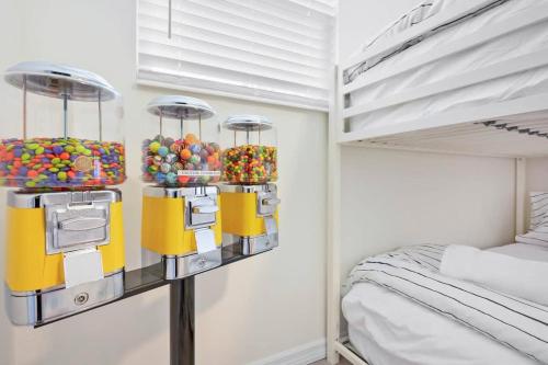The St Augusdream Renovated Beach House Sleeps 8 Walk to Beach in St. Augustine, USA