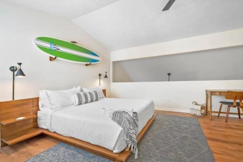 Surfs Up Minutes to Beach Dog Friendly 2 King Beds