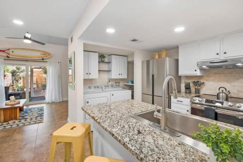 Surfs Up Minutes to Beach Dog Friendly 2 King Beds in St. Augustine, USA