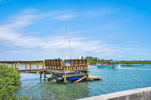 New Private Apt in Uptown St Aug Walk Everywhere in St. Augustine, USA