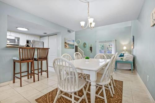 The Salty Saint Townhouse by the Beach in St. Augustine, USA