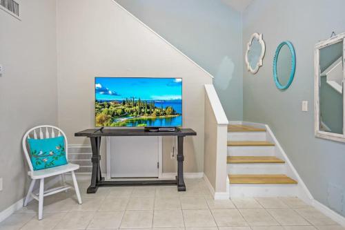 The Salty Saint Townhouse by the Beach in St. Augustine, USA