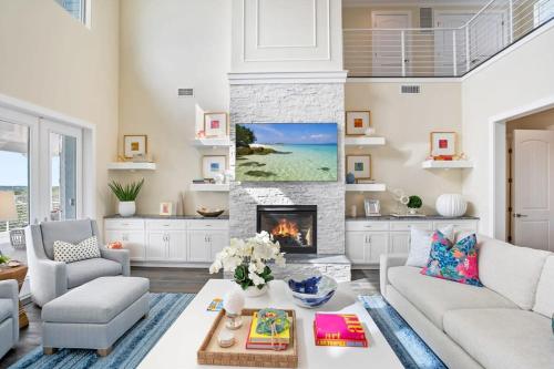 Luxury At The Beach Waterfront w Dock Pool 4 Beds Luxury At The Beach Waterfront w Dock Pool 4 Beds