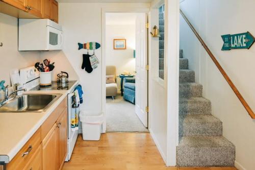 Beach Club of Oscoda Captains Watch on the Lake
