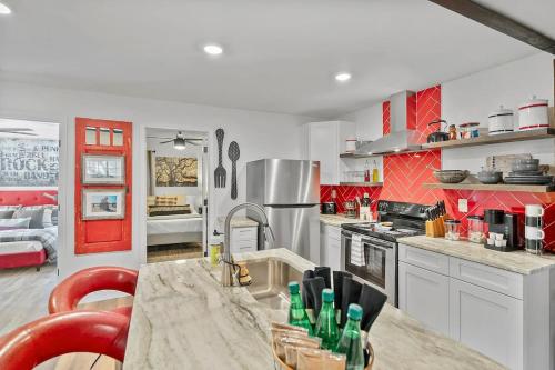 Hidden Lighthouse Bungalow Renovated 2 Beds Dogs Ok in St. Augustine, USA