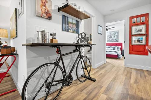 Hidden Lighthouse Bungalow Renovated 2 Beds Dogs Ok in St. Augustine, USA