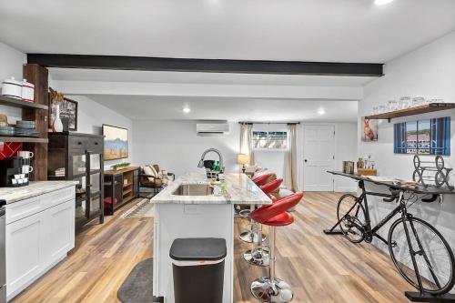 Hidden Lighthouse Bungalow Renovated 2 Beds Dogs Ok in St. Augustine, USA