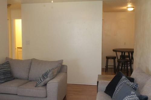1 bedroom apartment within sight of Fort. Sill in Lawton, USA