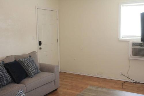 1 bedroom apartment within sight of Fort. Sill - main image