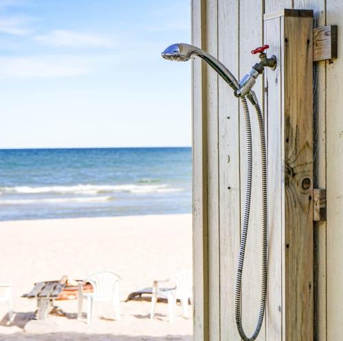 Beach Club of Oscoda - The Lakeshore Cottage - image 3