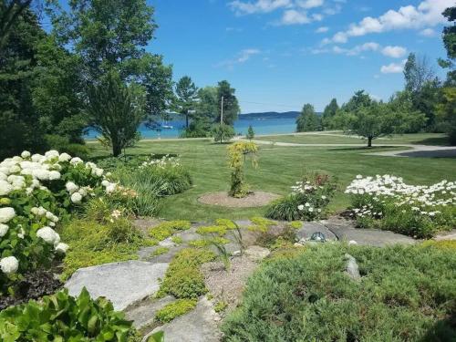 Suttons Bay Beach House Private Beachfront in Suttons Bay, USA