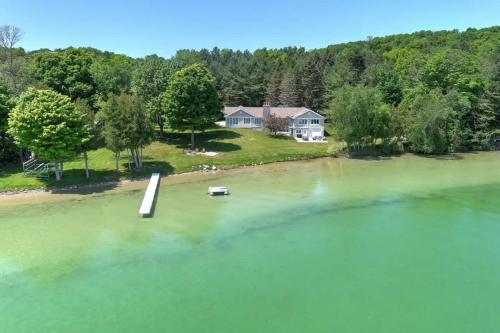 The Lookout on Lake Leelanau with Private Waterfront