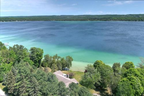 The Lookout on Lake Leelanau with Private Waterfront