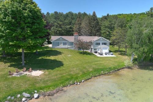 The Lookout on Lake Leelanau with Private Waterfront