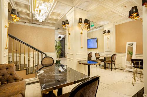 Santra Hotel - image 8