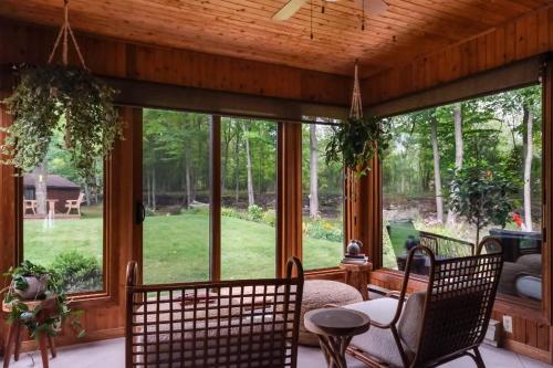 Xanadu - Zen waterfront retreat on Upper Rideau