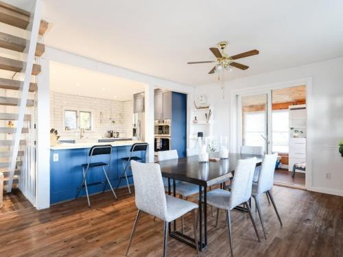 Cozy family waterfront retreat recently renovated in Glenora (ON)