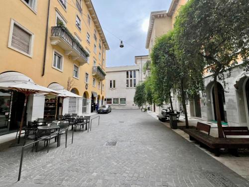 Frame of Verona Apartments 2