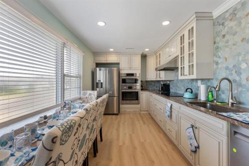 2210 Central Ave, 2Nd Floor in North Wildwood, USA
