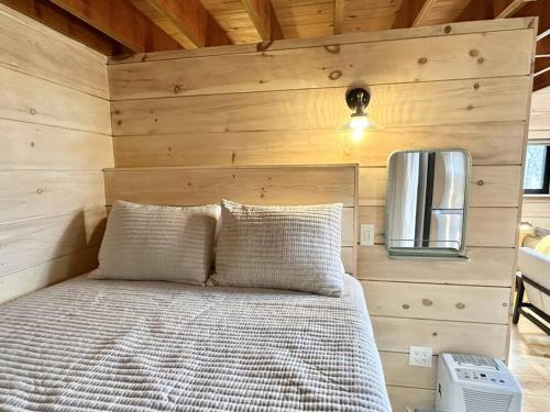 Cozy Studio in the Heart of Bar Harbor [Sea Smoke], Бар-Харбор (фото 8)
