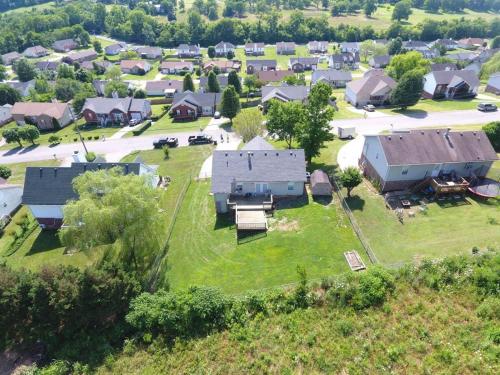 20 mins to Nashville, fenced yard included in Millersville (TN)