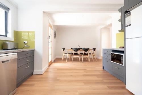 Renovated Delight In Invermay - Riverside
