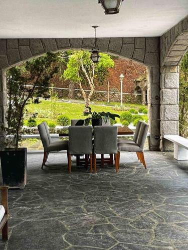 Mansao lindissima centenaria in Itanhanga