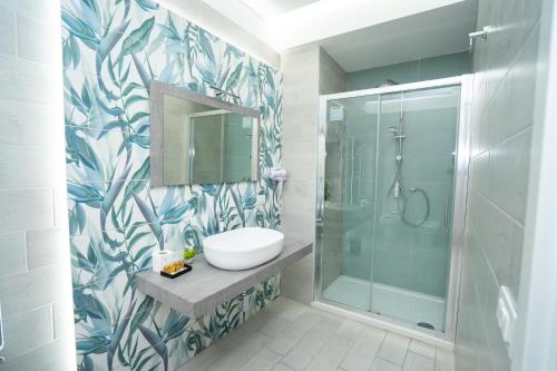 Mida's Boutique Rooms 4