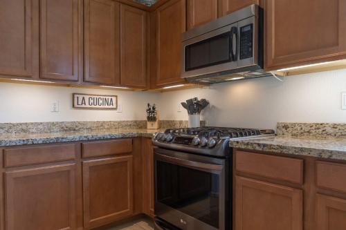 Comfy House Private Backyard with Pool BBQ Citrus in Sun City