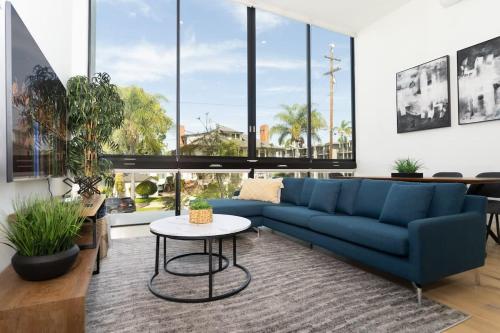 Bright and Trendy - Panoramic - Chic - Prime Location - Calumet Park, CA