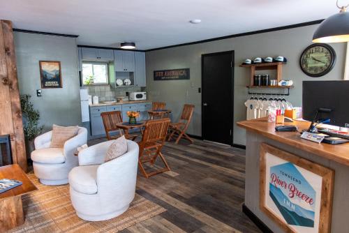 Townsend River Breeze Inn - 로비