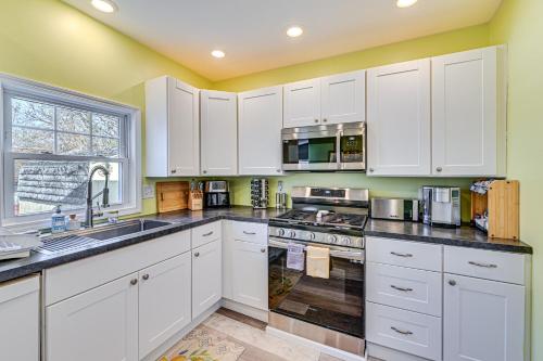 Walk to Lake! Pet-Friendly Cottage in Honeoye in Honeoja (NY)