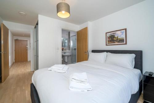 Wandsworth Deluxe Two-Bedroom Apartment - image 3