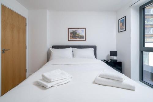 Wandsworth Deluxe Two-Bedroom Apartment - image 4