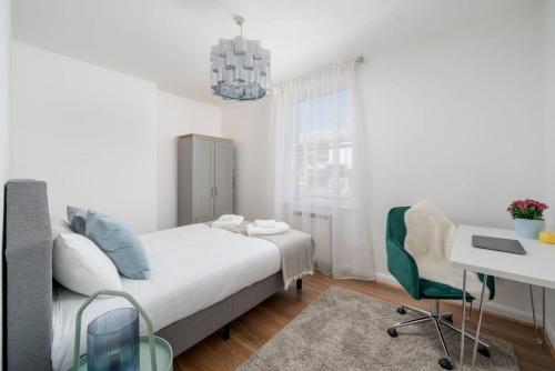 City of London - Lovely Two Bedroom Apartment - image 5