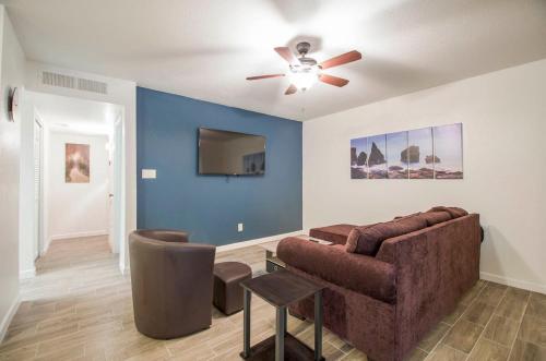 34A Casa Grande Modern 1bd condo w HEATED POOL - image 10