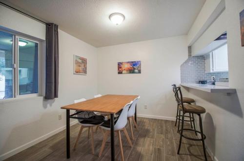 34A Casa Grande Modern 1bd condo w HEATED POOL - image 9